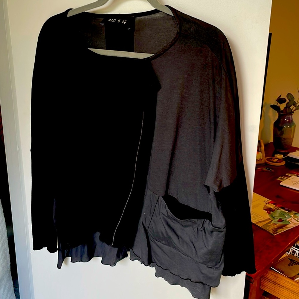 OZAI N KU premium designer black top in size 1 or small
